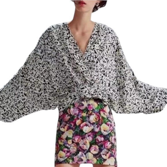 NWT Zara Leopard Print Flowy Dolman Sleeve Silky Blouse Shirt Top Black White - Picture 2 of 12